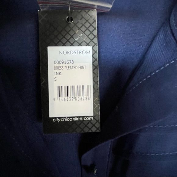 City Chic Navy Pleated Front Dress NEW Plus Size 16 - Picture 11 of 14